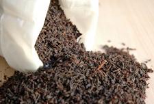 black tea leaves
